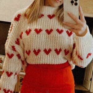 White Beige Casual Womens Heart Pattern Drop Shoulder Sweater
